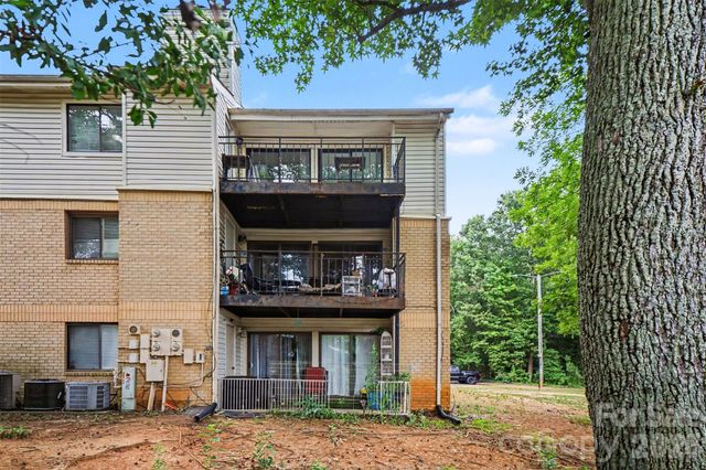 4902 Spring Lake Drive E, Charlotte, NC 28212