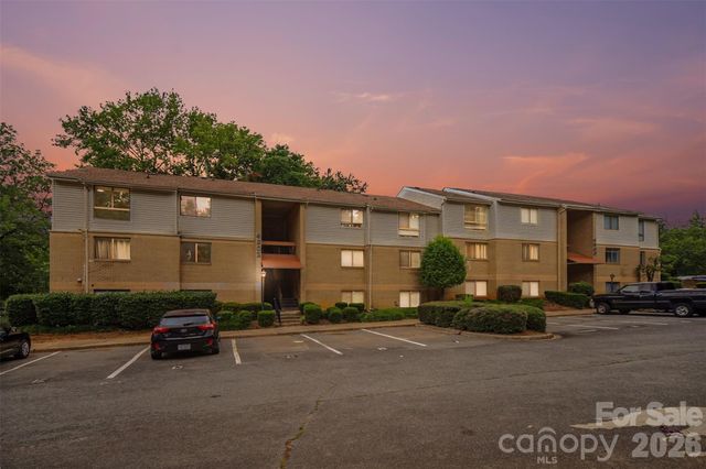 4902 Spring Lake Drive E, Charlotte, NC 28212