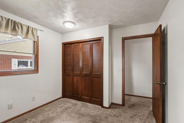 930 Piccadilly Road, Kalamazoo, MI 49006