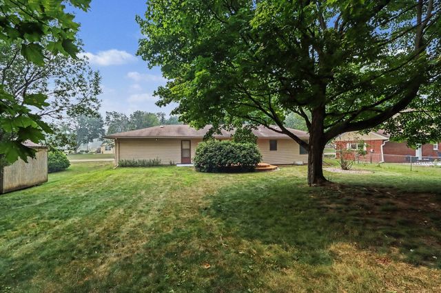 930 Piccadilly Road, Kalamazoo, MI 49006