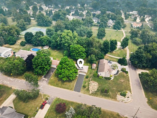 930 Piccadilly Road, Kalamazoo, MI 49006