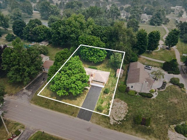 930 Piccadilly Road, Kalamazoo, MI 49006