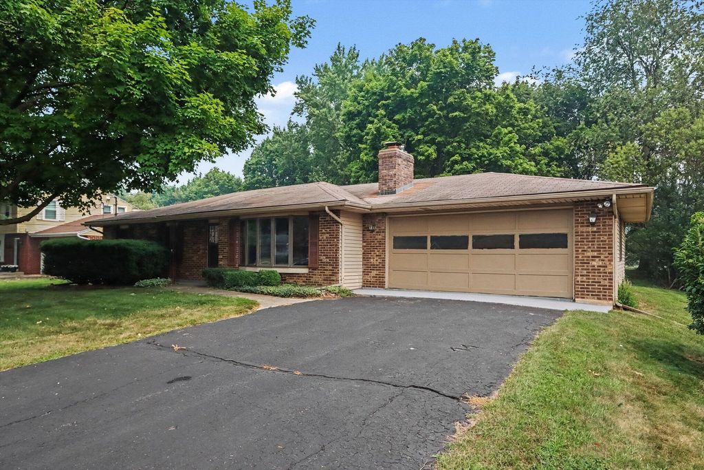 930 Piccadilly Road, Kalamazoo, MI 49006