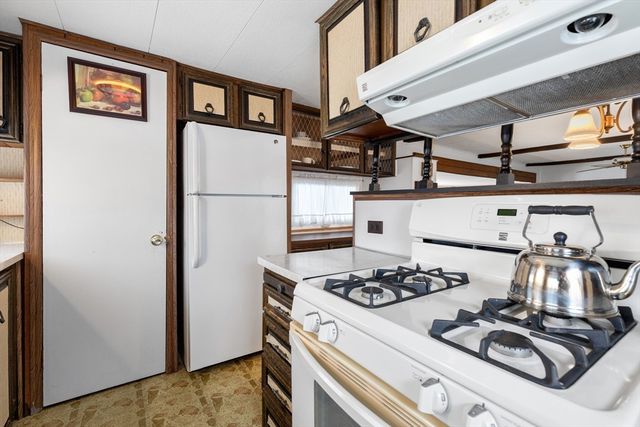 129 Pilgrim Tr, Plymouth, MA 02360