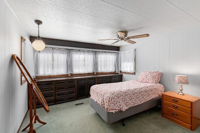 129 Pilgrim Tr, Plymouth, MA 02360