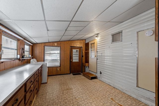 129 Pilgrim Tr, Plymouth, MA 02360