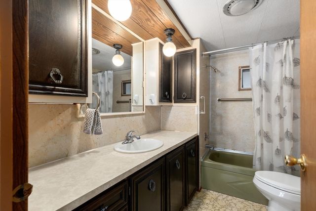 129 Pilgrim Tr, Plymouth, MA 02360