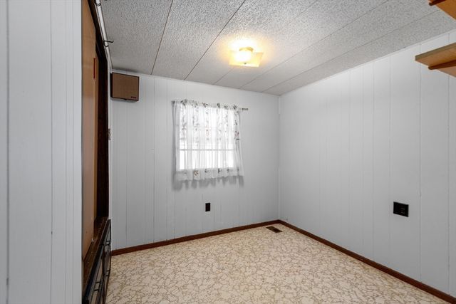 129 Pilgrim Tr, Plymouth, MA 02360