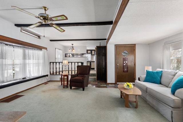 129 Pilgrim Tr, Plymouth, MA 02360