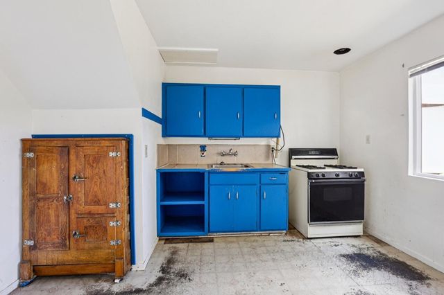 483 Heathcliff Drive, Pacifica, CA 94044