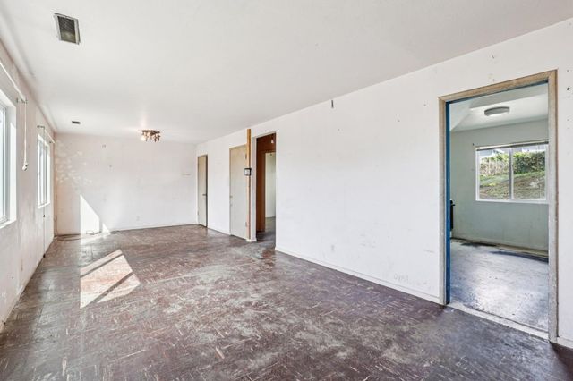 483 Heathcliff Drive, Pacifica, CA 94044