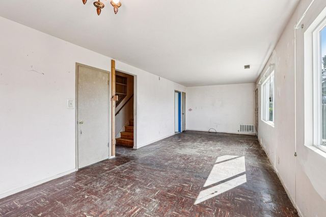 483 Heathcliff Drive, Pacifica, CA 94044