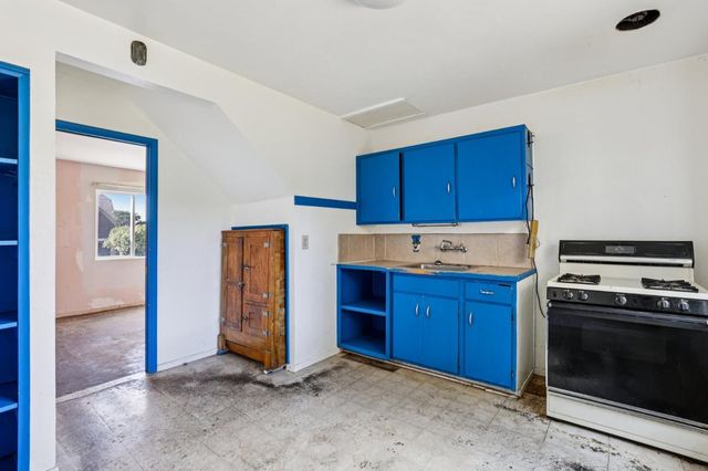 483 Heathcliff Drive, Pacifica, CA 94044