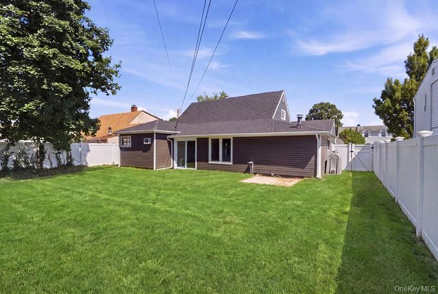 56 Summer Lane, Hicksville, NY 11801