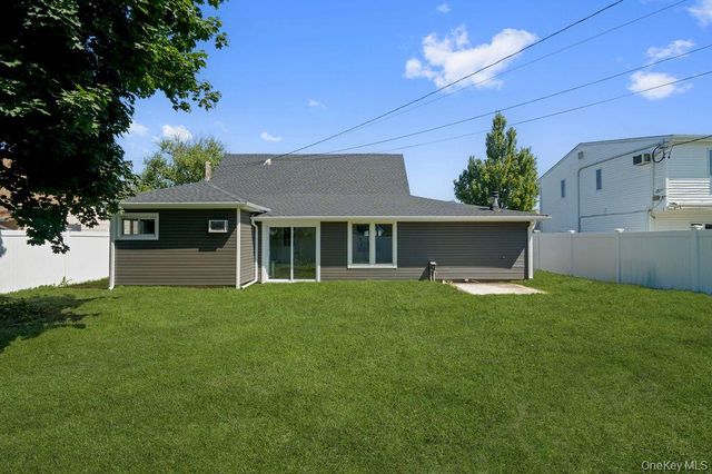 56 Summer Lane, Hicksville, NY 11801