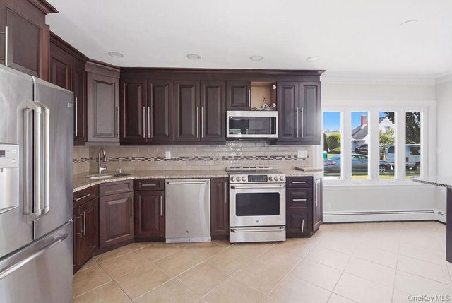 56 Summer Lane, Hicksville, NY 11801