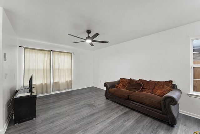 2714 Stephenson Drive, Dallas, TX 75215