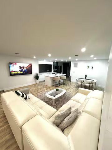 739 SE 12th Avenue, Deerfield Beach, FL 33441