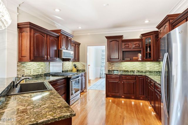 122 Chestnut Ridge Drive, Jonesborough, TN 37659