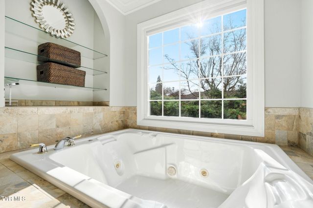 122 Chestnut Ridge Drive, Jonesborough, TN 37659