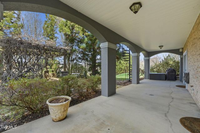 122 Chestnut Ridge Drive, Jonesborough, TN 37659