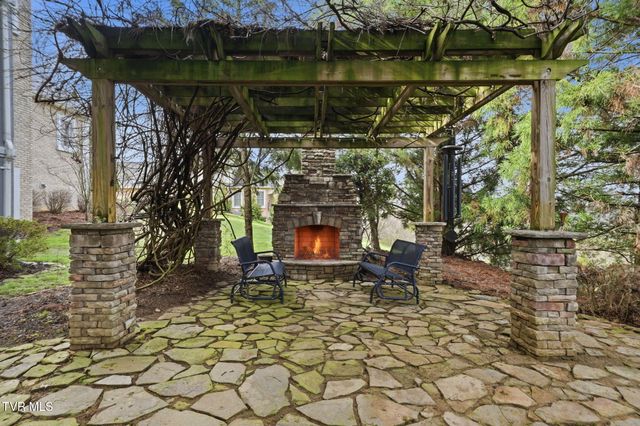 122 Chestnut Ridge Drive, Jonesborough, TN 37659