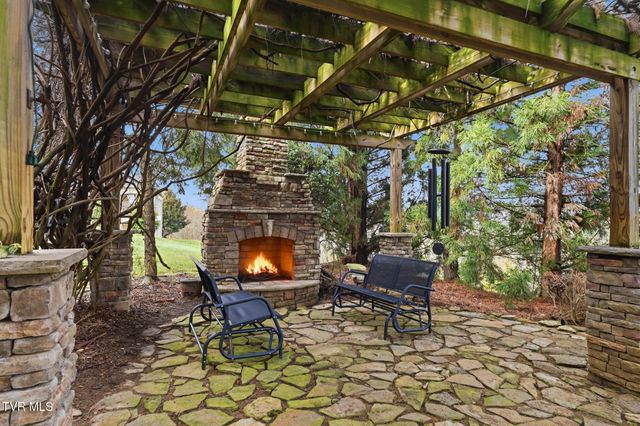 122 Chestnut Ridge Drive, Jonesborough, TN 37659