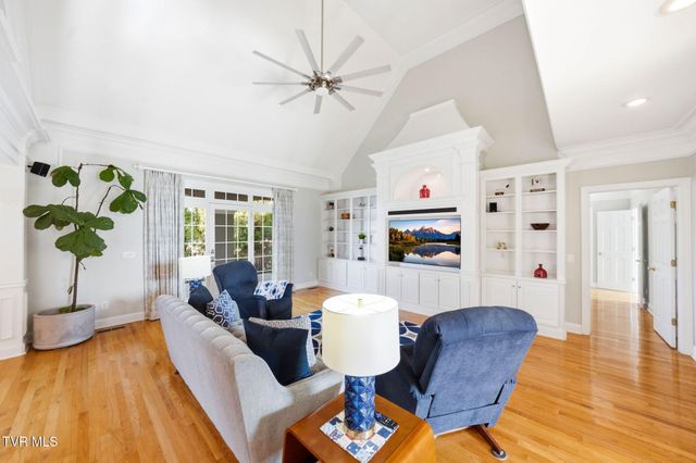 122 Chestnut Ridge Drive, Jonesborough, TN 37659