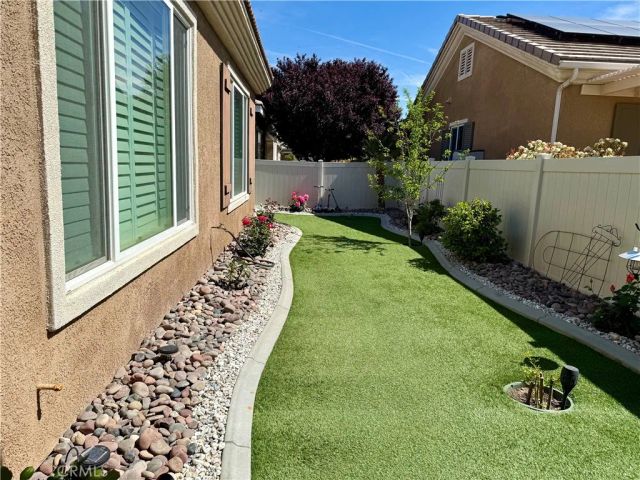 10485 Nobleton Road, Apple Valley, CA 92308