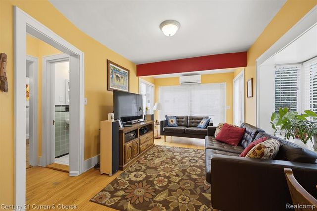 307 Tannahill Street, Dearborn, MI 48124