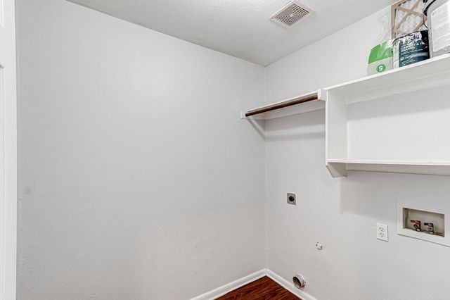 6433 Leana Avenue, Dallas, TX 75241