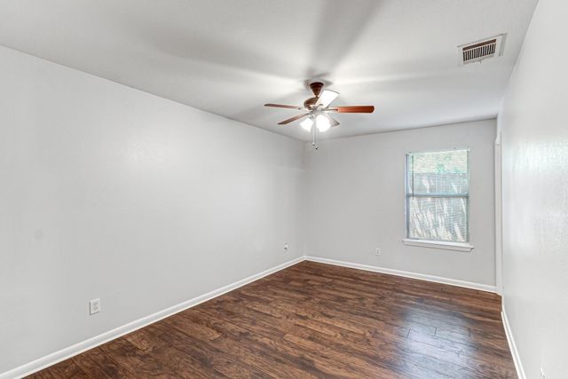 6433 Leana Avenue, Dallas, TX 75241