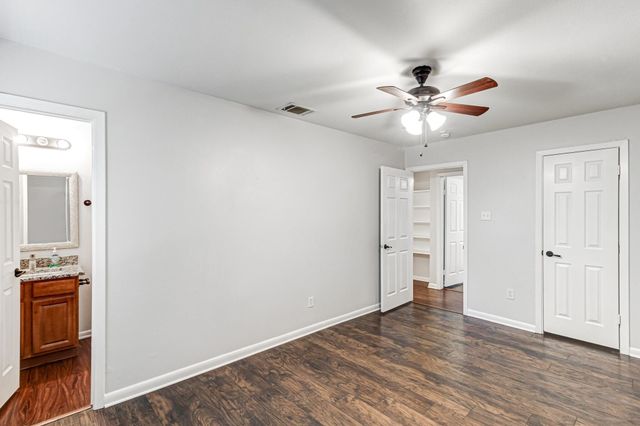 6433 Leana Avenue, Dallas, TX 75241