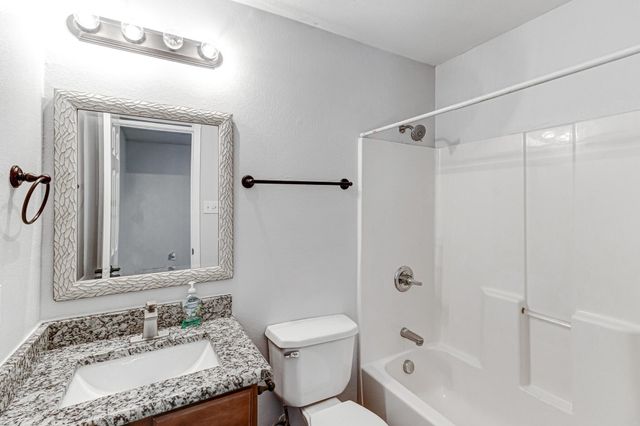 6433 Leana Avenue, Dallas, TX 75241