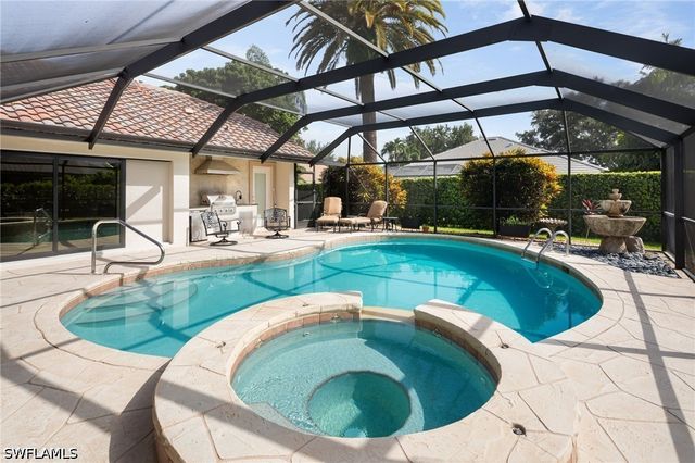 196 Monterey DR, Naples, FL 34119