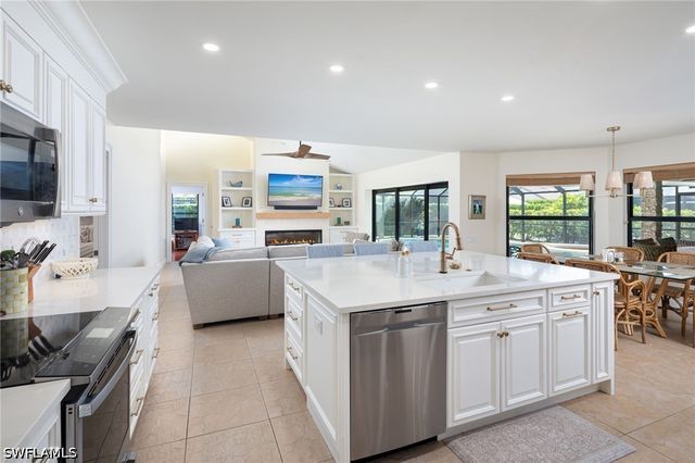 196 Monterey DR, Naples, FL 34119