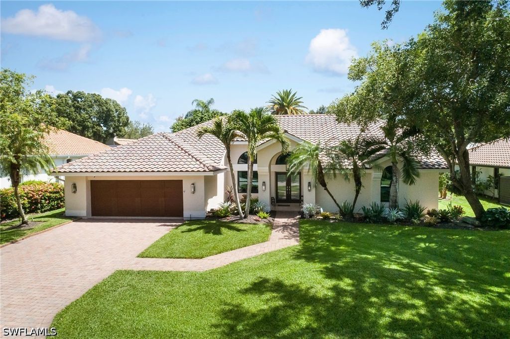 196 Monterey DR, Naples, FL 34119