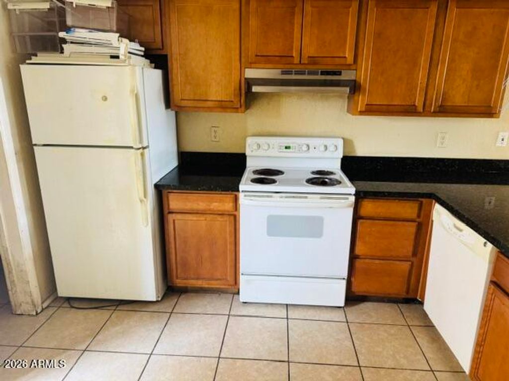 4828 W ORANGEWOOD Avenue 105, Glendale, AZ 85301 — photo 2