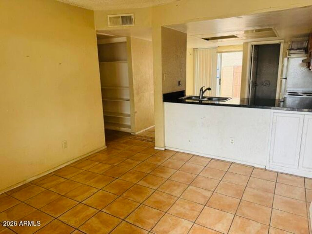 4828 W ORANGEWOOD Avenue 105, Glendale, AZ 85301 — photo 5