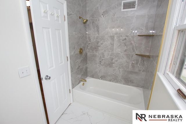 4100 Greenwood Street, Lincoln, NE 68504