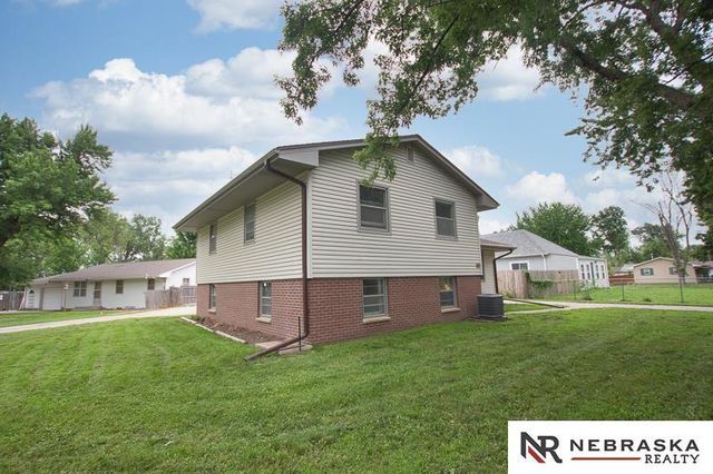 4100 Greenwood Street, Lincoln, NE 68504