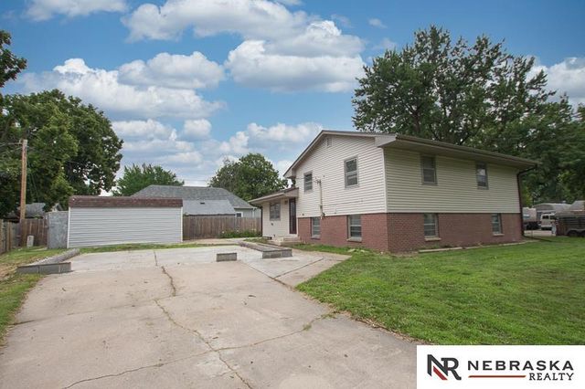 4100 Greenwood Street, Lincoln, NE 68504