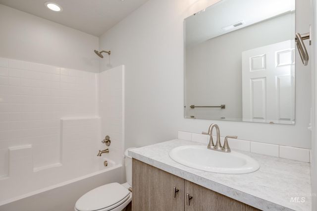 1647 Dyer St, Middleton, ID 83644