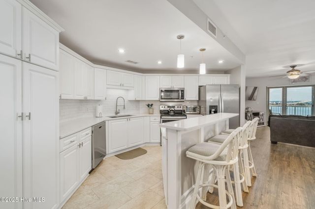 100 Olde Towne Yacht Club Drive 411 + A18, Beaufort, NC 28516