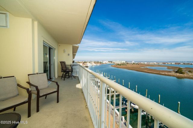 100 Olde Towne Yacht Club Drive 411 + A18, Beaufort, NC 28516