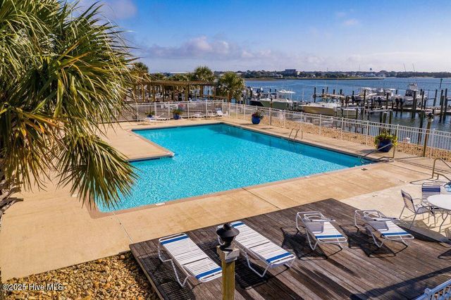 100 Olde Towne Yacht Club Drive 411 + A18, Beaufort, NC 28516