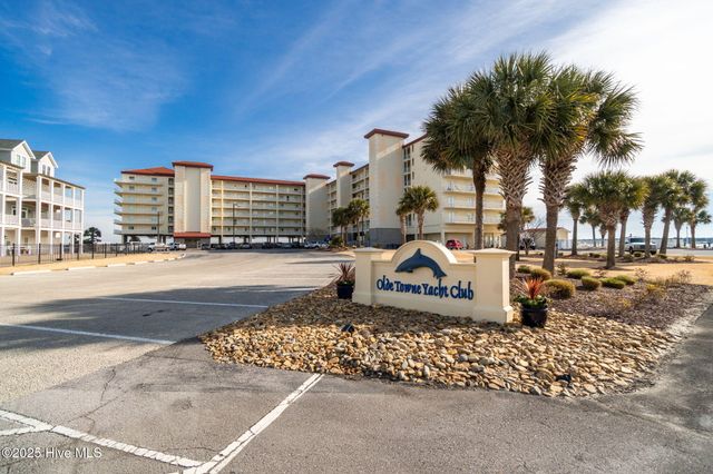 100 Olde Towne Yacht Club Drive 411 + A18, Beaufort, NC 28516