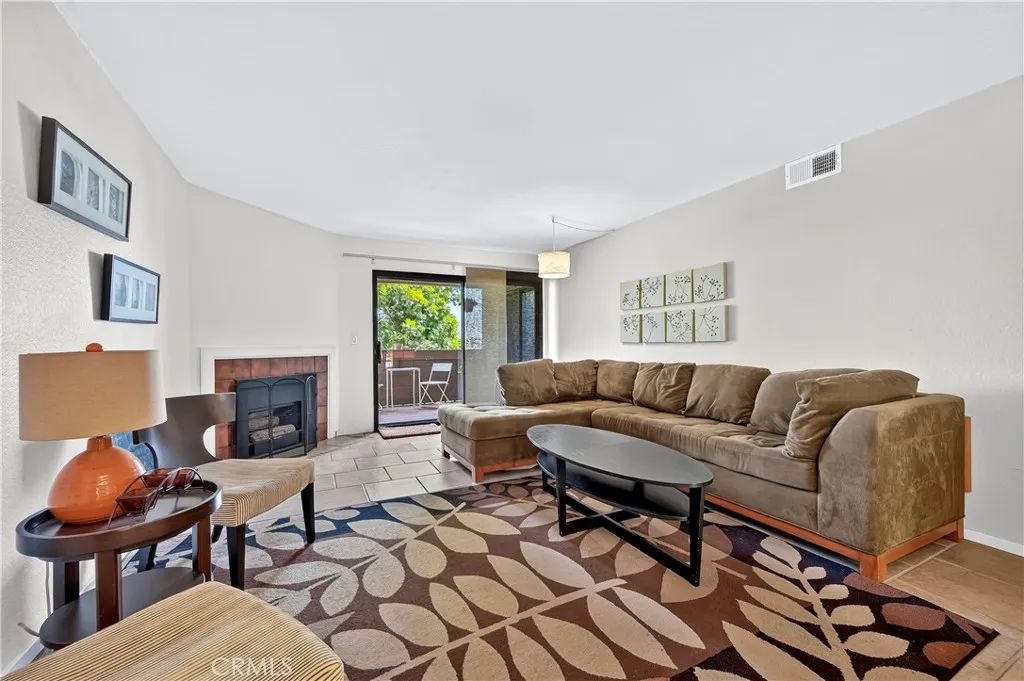 2501 Temple Ave Avenue 104, Signal Hill, CA 90755