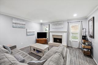 2592 Bering, Houston, TX 77057