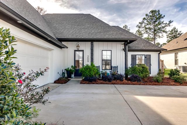 209 Herons Bay Circle, Madison, MS 39110